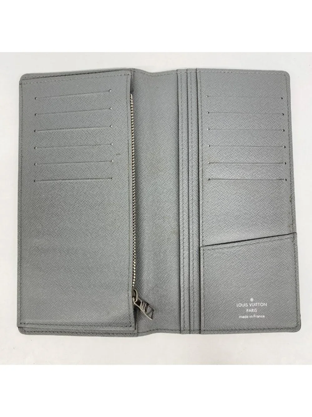 Louis Vuitton Wallet Taiga Portefeuille Brazza Glacier